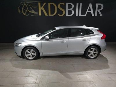 Silver Begagnad 2016 Volvo V40 Kombi | 129 500 kr (Marknadspris)