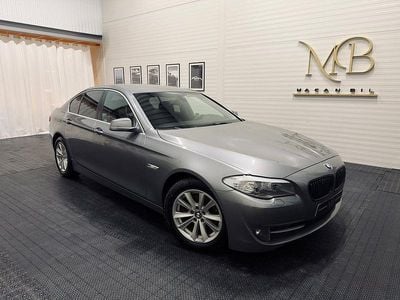 Grå Begagnad 2011 BMW 520 Sedan | 116 900 kr (Marknadspris)