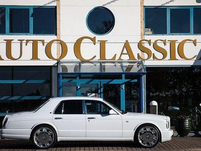 Begagnad Bentley Arnage Mulliner 457 HK (336 kW) 2003 Vit Sedan