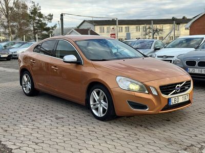 begagnad Volvo S60 D3 Momentum Euro 5. R-Design