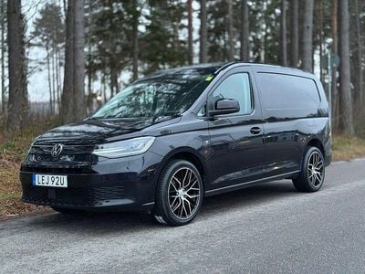 Svart Begagnad 2021 VW Caddy Maxi Minibuss | 298 750 kr (Dyr)