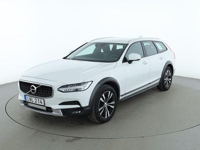 Begagnad Volvo V90 CC 192 HK (141 kW) 2019 Vit Kombi