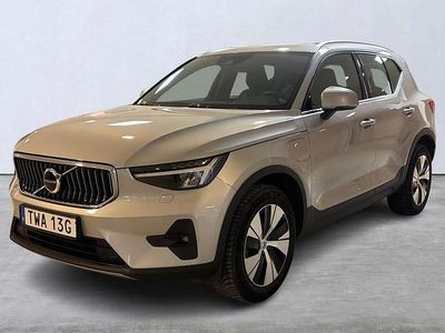 Silver Begagnad 2023 Volvo XC40 Core SUV | 399 900 kr (Dyr)
