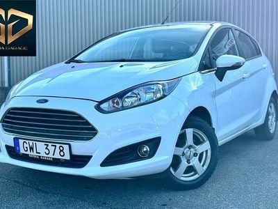 Vit Begagnad 2015 Ford Fiesta Trend Halvkombi | 74 900 kr (Marknadspris)