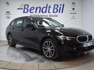 Svart Begagnad 2024 BMW 330e Shadowline Kombi | 479 500 kr