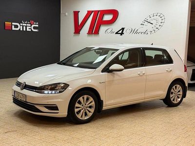 Vit Begagnad 2017 VW Golf VII Halvkombi | 129 800 kr (Marknadspris)