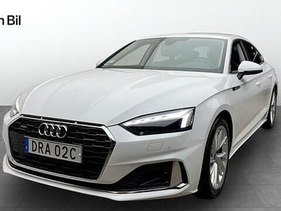 Vit Begagnad 2022 Audi A5 Sportback Advanced Plus Halvkombi | 399 000 kr (Marknadspris)