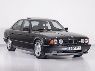 Begagnad BMW M5 340 HK (250 kW) 1994 Svart Sedan