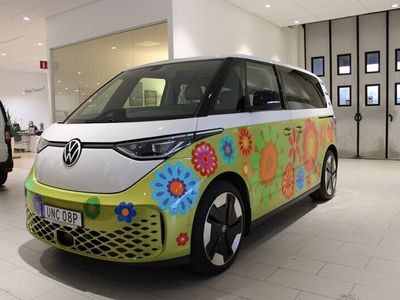 begagnad VW ID. Buzz PRO 150 KW PRO 5-SÄTEN EL