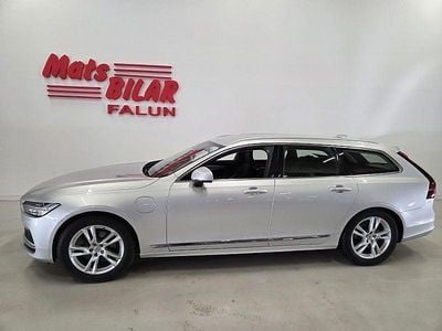 Begagnad Volvo V90 Momentum 253 HK (186 kW) 2022 Silver Kombi