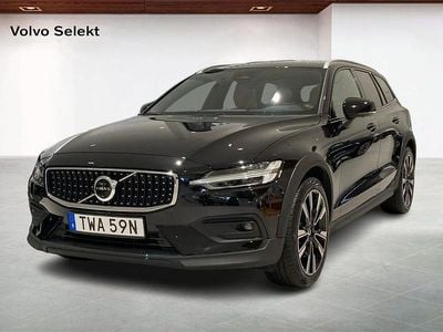 Svart Begagnad 2024 Volvo V60 CC Ultimate Kombi | 479 000 kr (Dyr)