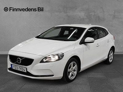 Vit Begagnad 2017 Volvo V40 Business Edition Halvkombi | 139 000 kr (Marknadspris)