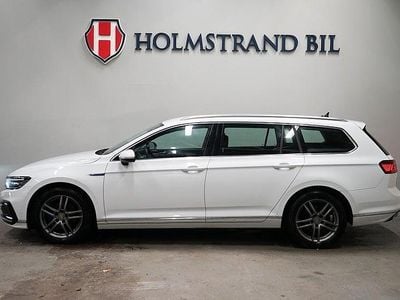Vit Begagnad 2023 VW Passat Executive Kombi | 328 900 kr (Marknadspris)