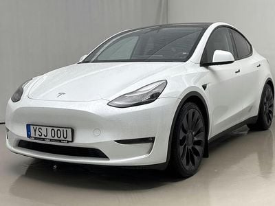 Vit Begagnad 2023 Tesla Model Y Performance SUV | 429 000 kr (Marknadspris)