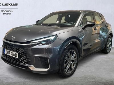 Grå Begagnad 2025 Lexus LBX SUV | 359 000 kr (Marknadspris)