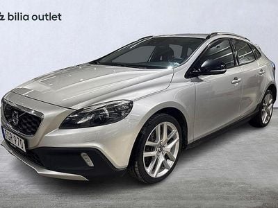 Silver Begagnad 2016 Volvo V40 Momentum Halvkombi | 149 000 kr (Marknadspris)
