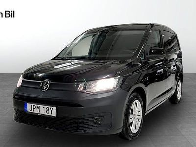 Deep black pärleffekt Begagnad 2022 VW Caddy Minibuss | 249 900 kr (Marknadspris)