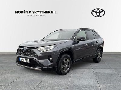 Grå Begagnad 2019 Toyota RAV4 Hybrid Style SUV | 329 000 kr (Marknadspris)