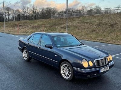 Begagnad Mercedes E250 111 HK (81 kW) 1997