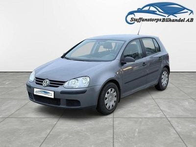 Mörkgrå Begagnad 2006 VW Golf V Trendline Halvkombi | 48 500 kr (Marknadspris)
