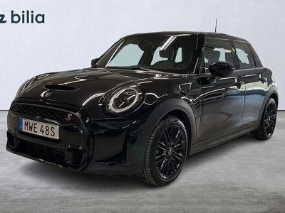 begagnad Mini Cooper S 5-dörrars AUT 5-d / EXPERIENCE / NAV / KAMPANJ HOS BILIA 2024 Svart