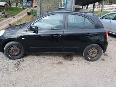 Begagnad Nissan Micra 81 HK (59 kW) 2010 Svart Halvkombi