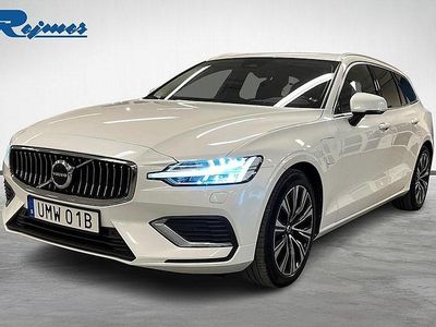 Begagnad Volvo V60 Core 253 HK (186 kW) 2022 Vit Kombi