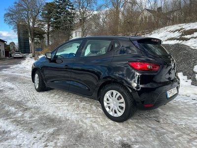 Begagnad Renault Clio IV 73 HK (53 kW) 2015 Svart metallic