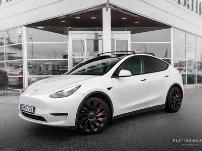 Vit Begagnad 2022 Tesla Model Y Performance SUV | 398 000 kr (Marknadspris)