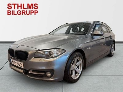 Grå (grå metallic) Begagnad 2016 BMW 520 Kombi | 149 900 kr (Marknadspris)