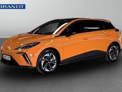 Begagnad MG MG4 EV Luxury 152 kW (207 HK) 2022 Orange Halvkombi