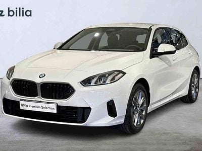Vit Begagnad 2026 BMW 120 Halvkombi | 339 900 kr