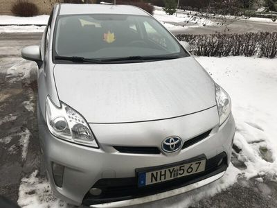 begagnad Toyota Prius Hybrid halv kombi 2016