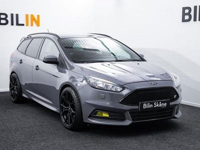 Grå Begagnad 2016 Ford Focus ST Kombi | 169 900 kr (Dyr)