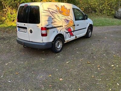 Vit i exteriören och grå inuti Begagnad 2005 VW Caddy Minibuss | 5 000 kr