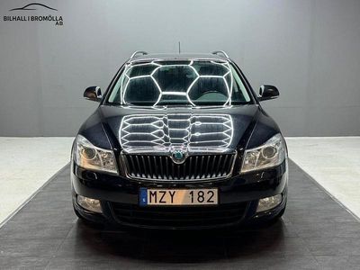 Svart Begagnad 2013 Skoda Octavia Elegance Kombi | 54 900 kr (Marknadspris)