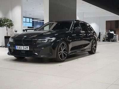 Svart Begagnad 2022 BMW 330e Shadowline Kombi | 399 800 kr