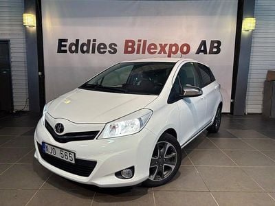 Begagnad Toyota Yaris Multidrive S 99 HK (72 kW) 2013 Vit Halvkombi