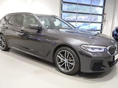 Grå Begagnad 2023 BMW 530 M Sport Kombi | 399 000 kr
