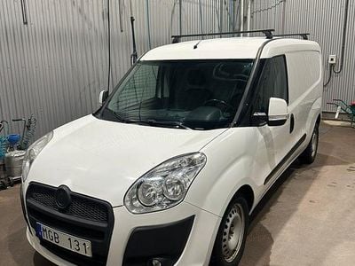 Begagnad Fiat Doblò 105 HK (77 kW) 2012 Minibuss