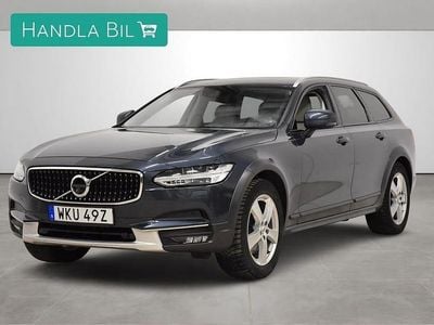 Mörkblå Begagnad 2019 Volvo V90 CC Momentum Kombi | 314 900 kr (Marknadspris)