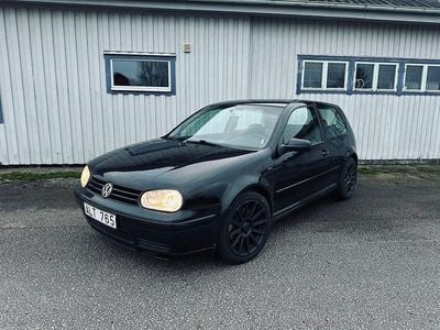 Begagnad 2000 VW Golf IV Halvkombi | 49 999 kr