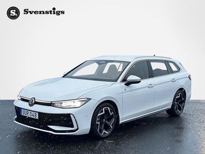 Pure white Begagnad 2025 VW Passat R-line Kombi | 379 000 kr (Lite dyr)