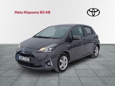 Begagnad Toyota Yaris Hybrid 102 HK (75 kW) 2019 Grå Halvkombi