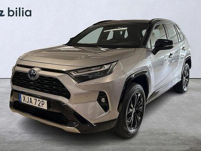 Grå Begagnad 2024 Toyota RAV4 Hybrid Style SUV | 439 900 kr (Marknadspris)