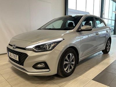 Begagnad Hyundai i20 Trend 101 HK (74 kW) 2020 Grå Halvkombi