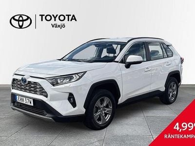 Vit Begagnad 2022 Toyota RAV4 Hybrid SUV | 349 000 kr (Superpris)