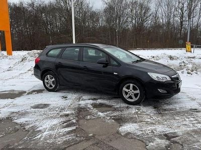 Begagnad Opel Astra Enjoy 110 HK (80 kW) 2012 Svart Kombi