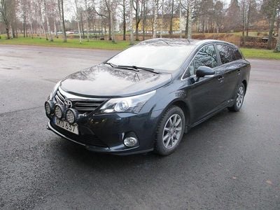 Blå Begagnad 2014 Toyota Avensis Multidrive S Kombi | 89 000 kr (Marknadspris)