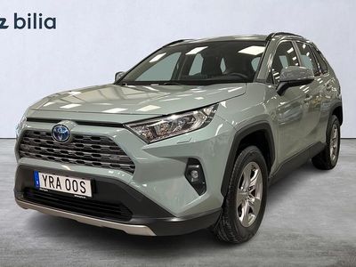 Grön Begagnad 2022 Toyota RAV4 Hybrid Active SUV | 379 900 kr (Bra pris)